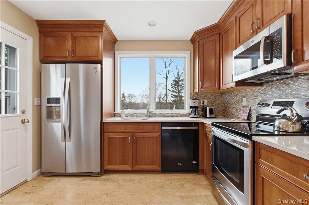 169 Canterbury Road White Plains NY 10607