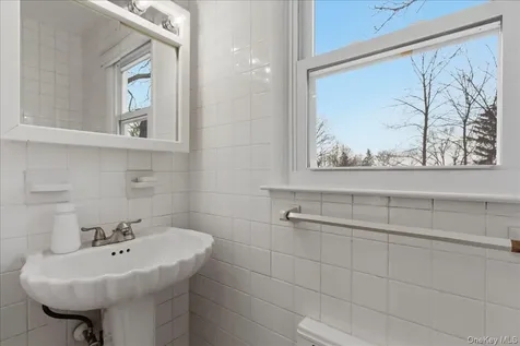 169 Canterbury Road White Plains NY 10607