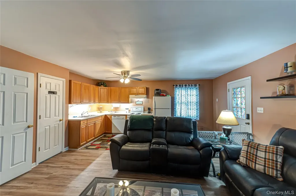 150 Park Lane Massapequa NY 11758