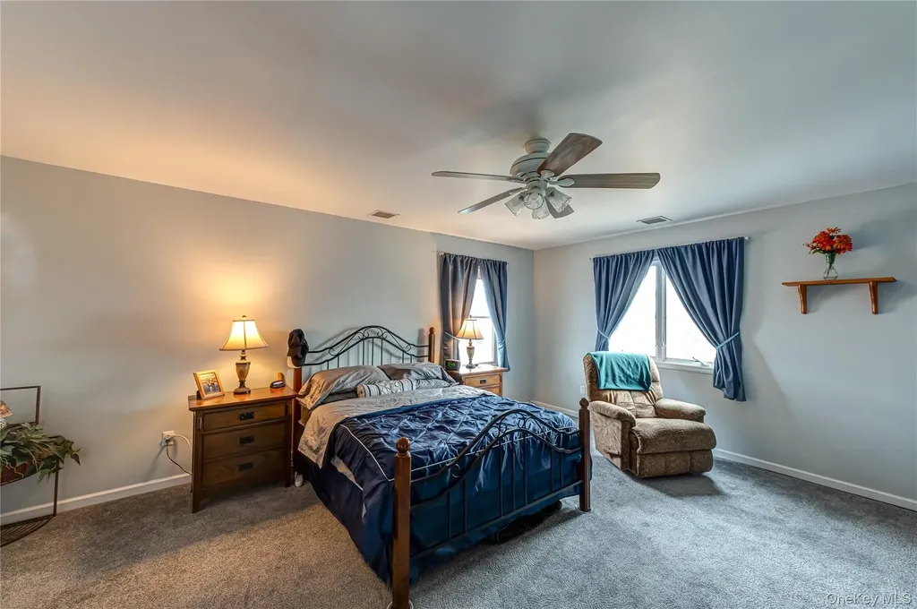 150 Park Lane Massapequa NY 11758