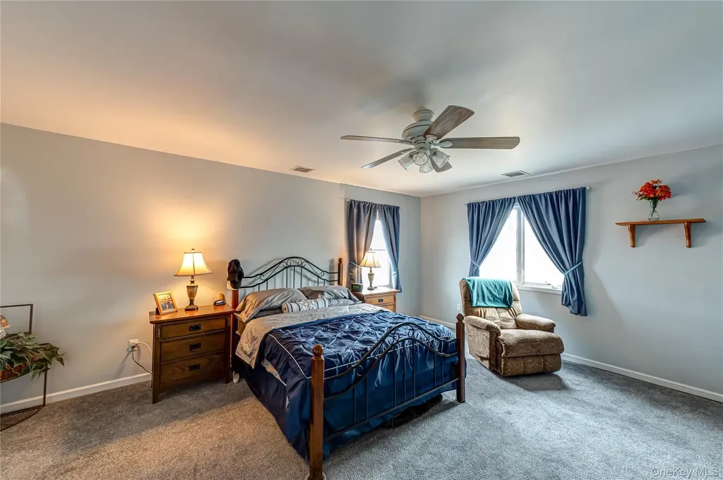 150 Park Lane Massapequa NY 11758