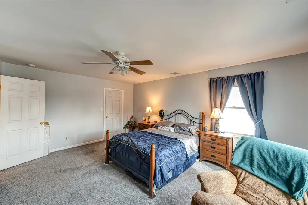 150 Park Lane Massapequa NY 11758