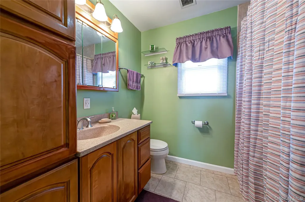 150 Park Lane Massapequa NY 11758