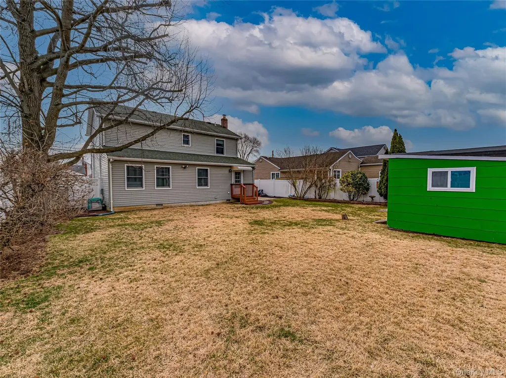 150 Park Lane Massapequa NY 11758