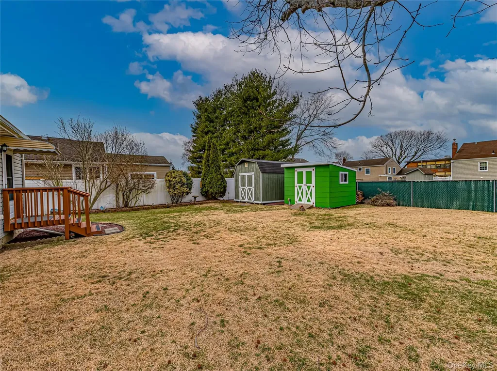 150 Park Lane Massapequa NY 11758