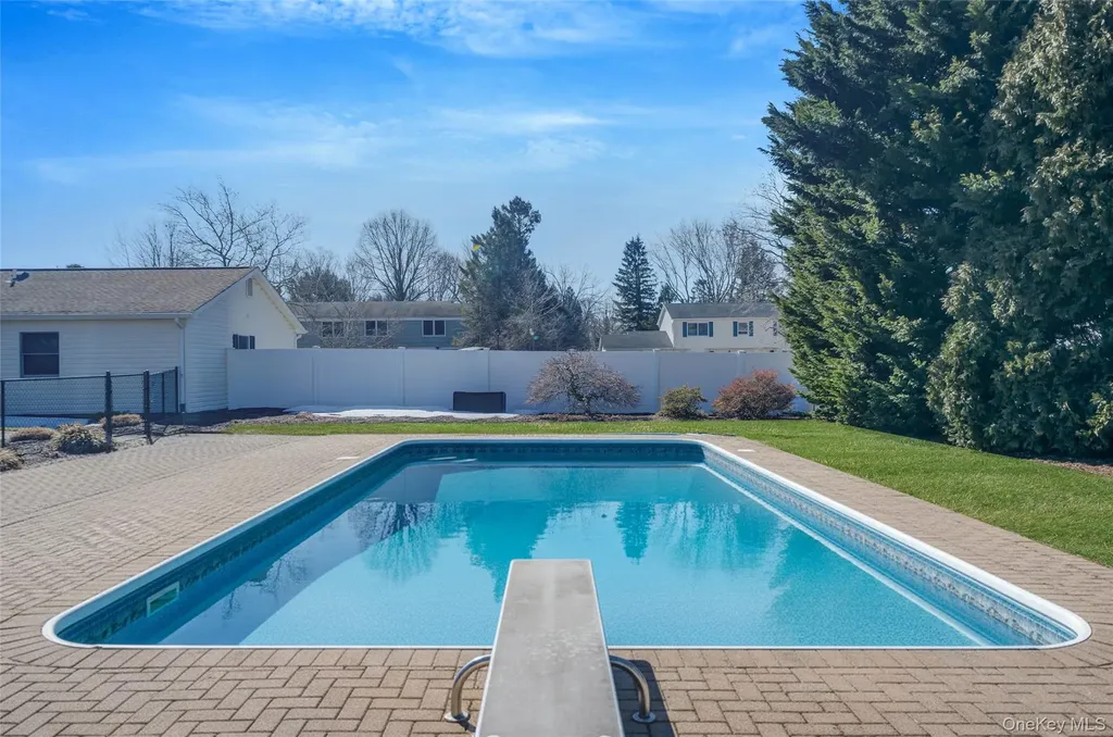 7 Hemlock Road Mount Sinai NY 11766