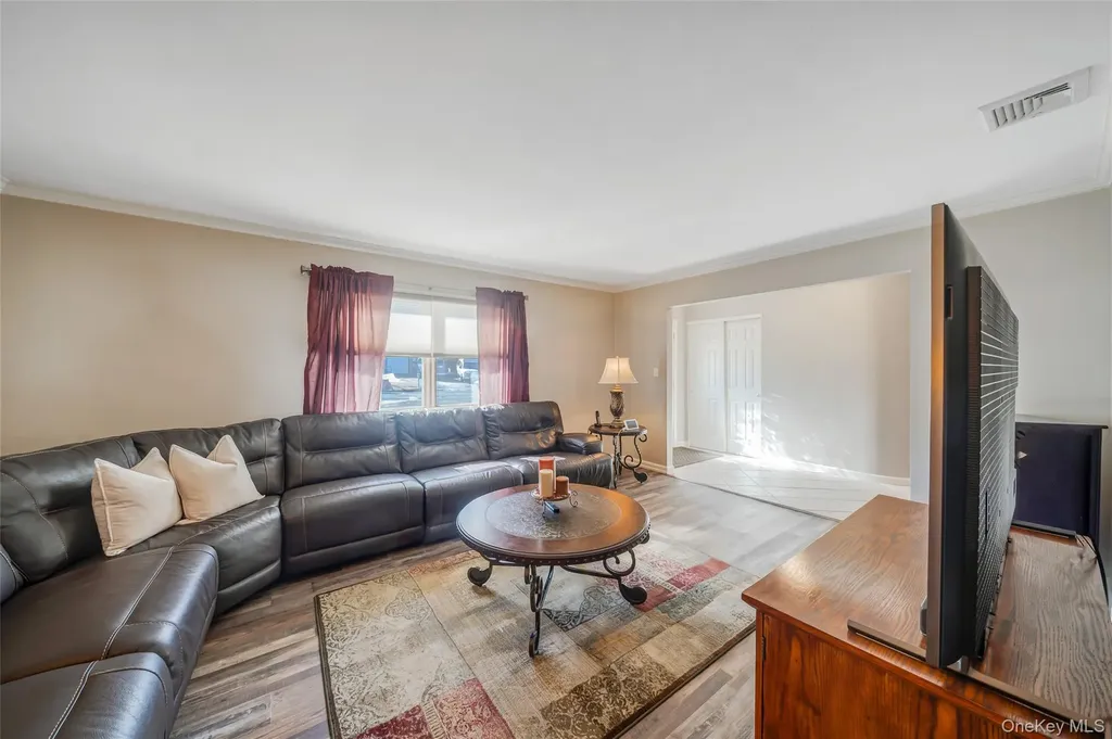 7 Hemlock Road Mount Sinai NY 11766