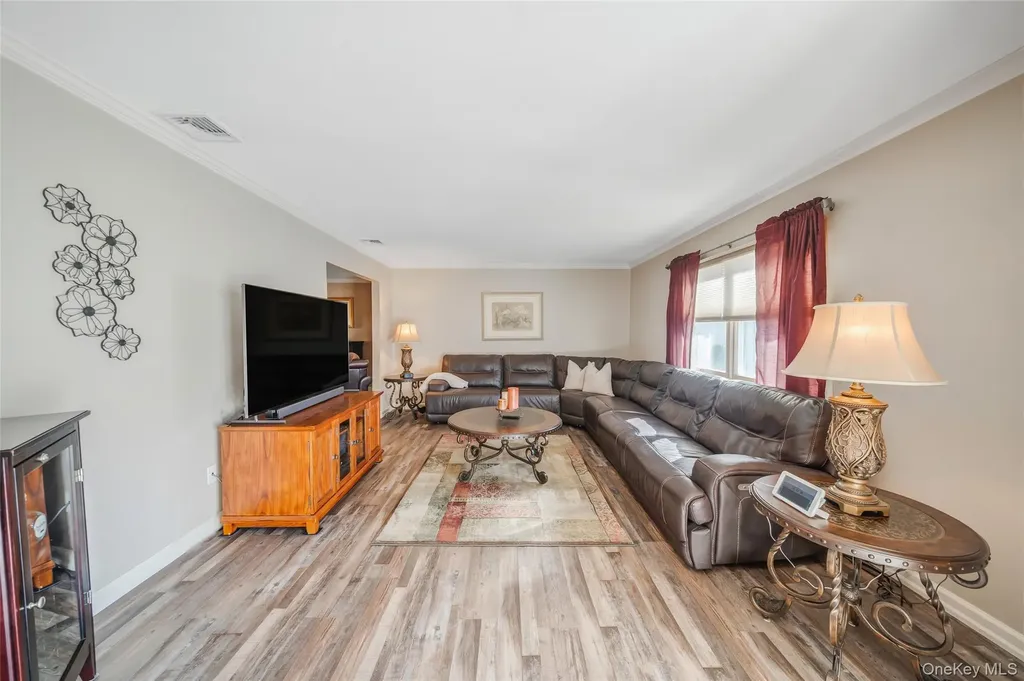 7 Hemlock Road Mount Sinai NY 11766