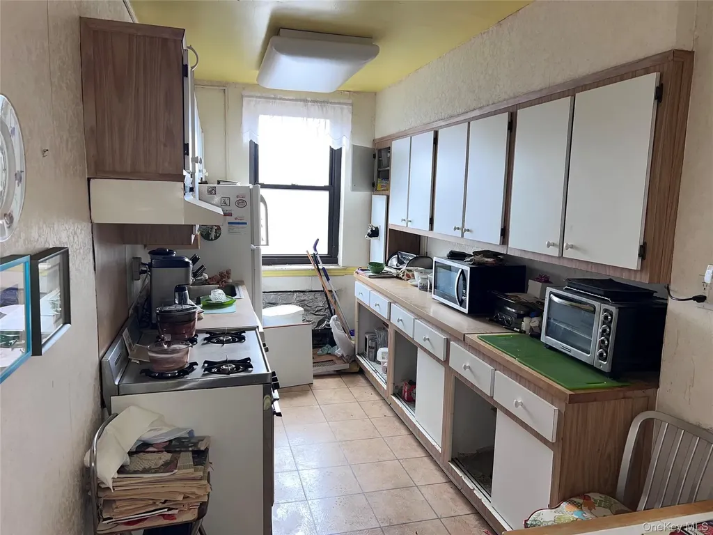 58 Grace Avenue Great Neck NY 11021
