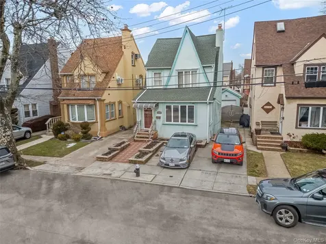241-19 86th Road Bellerose NY 11426