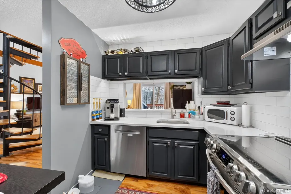 702 Autumn Lane Brewster NY 10509
