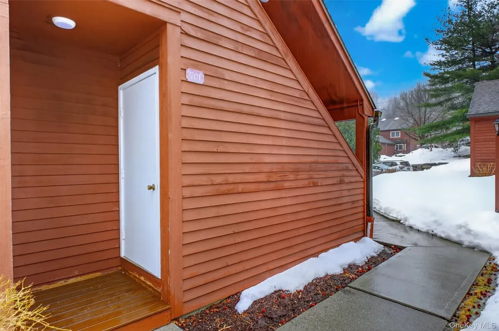 702 Autumn Lane Brewster NY 10509