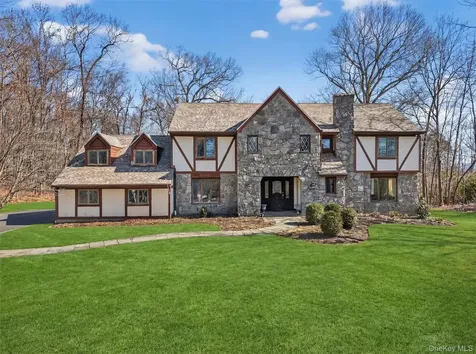 57 Innsbruck Boulevard Hopewell Junction NY 12533