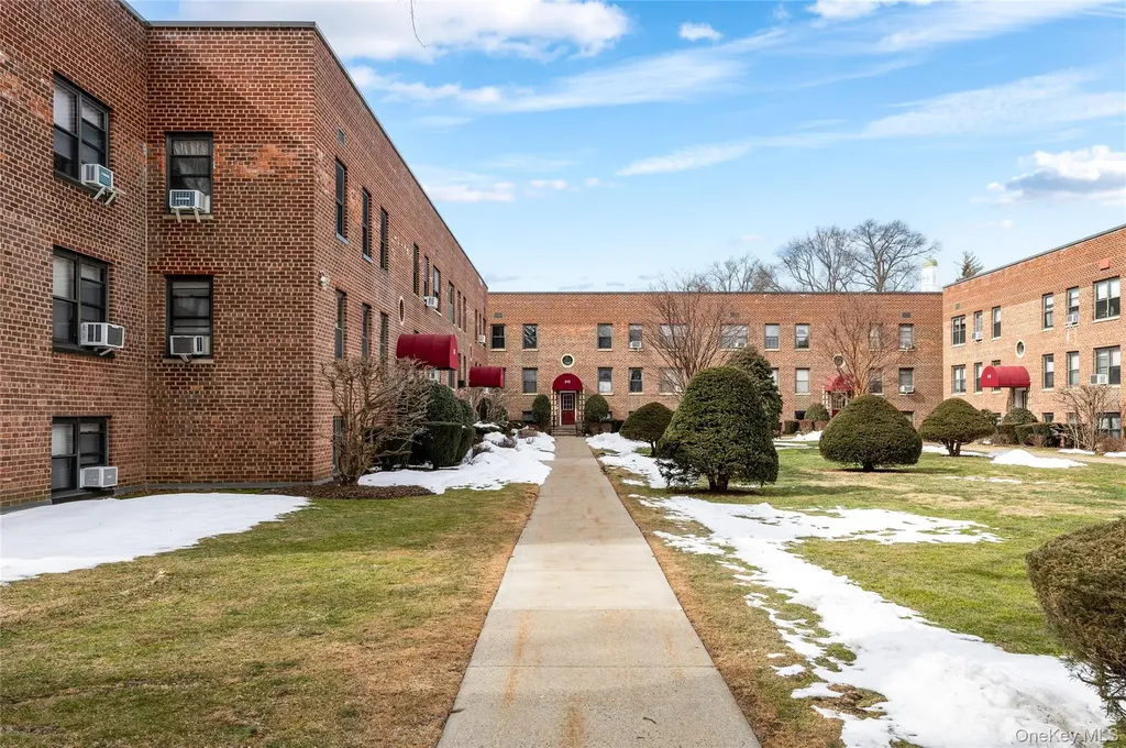 312 Richbell Mamaroneck NY 10543