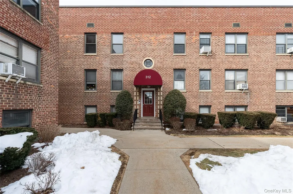 312 Richbell Mamaroneck NY 10543