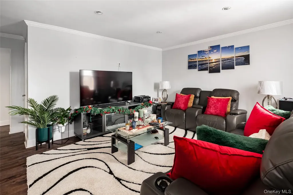 312 Richbell Mamaroneck NY 10543