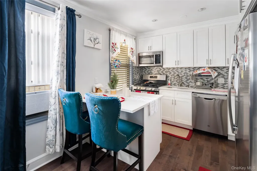 312 Richbell Mamaroneck NY 10543