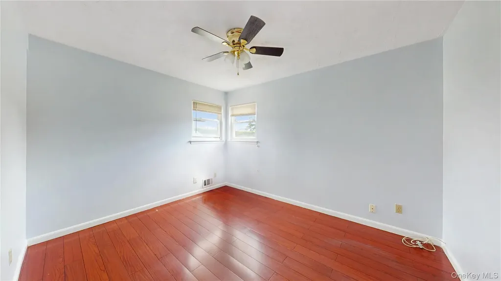 15 Lisa Drive Deer Park NY 11729