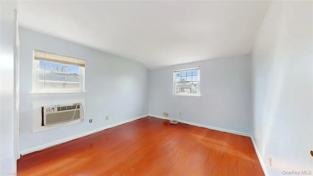 15 Lisa Drive Deer Park NY 11729