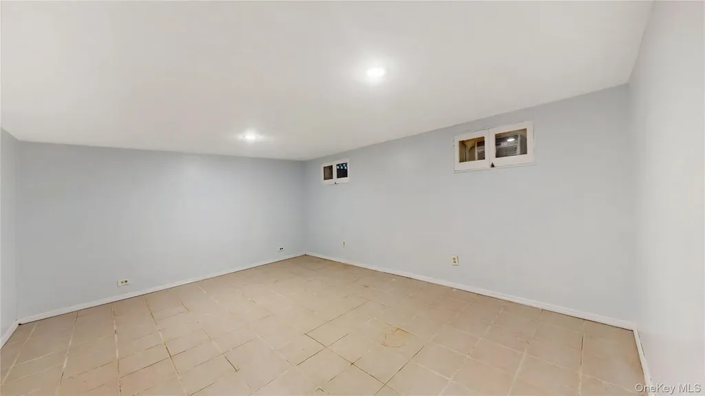 15 Lisa Drive Deer Park NY 11729