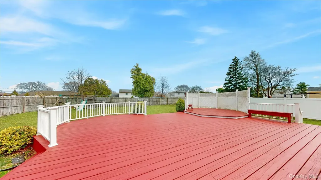 15 Lisa Drive Deer Park NY 11729