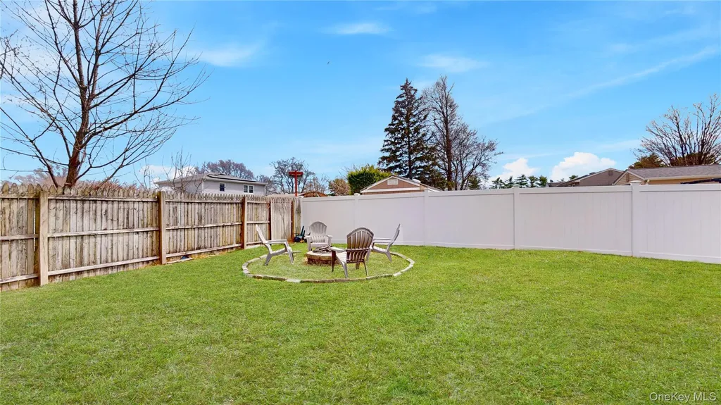 15 Lisa Drive Deer Park NY 11729