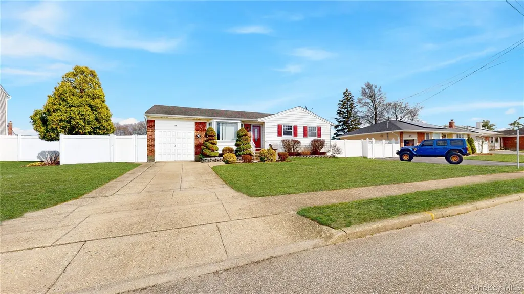 15 Lisa Drive Deer Park NY 11729