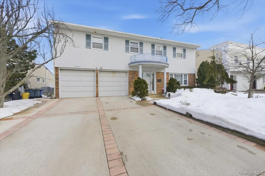 3881 Greentree Drive Oceanside NY 11572