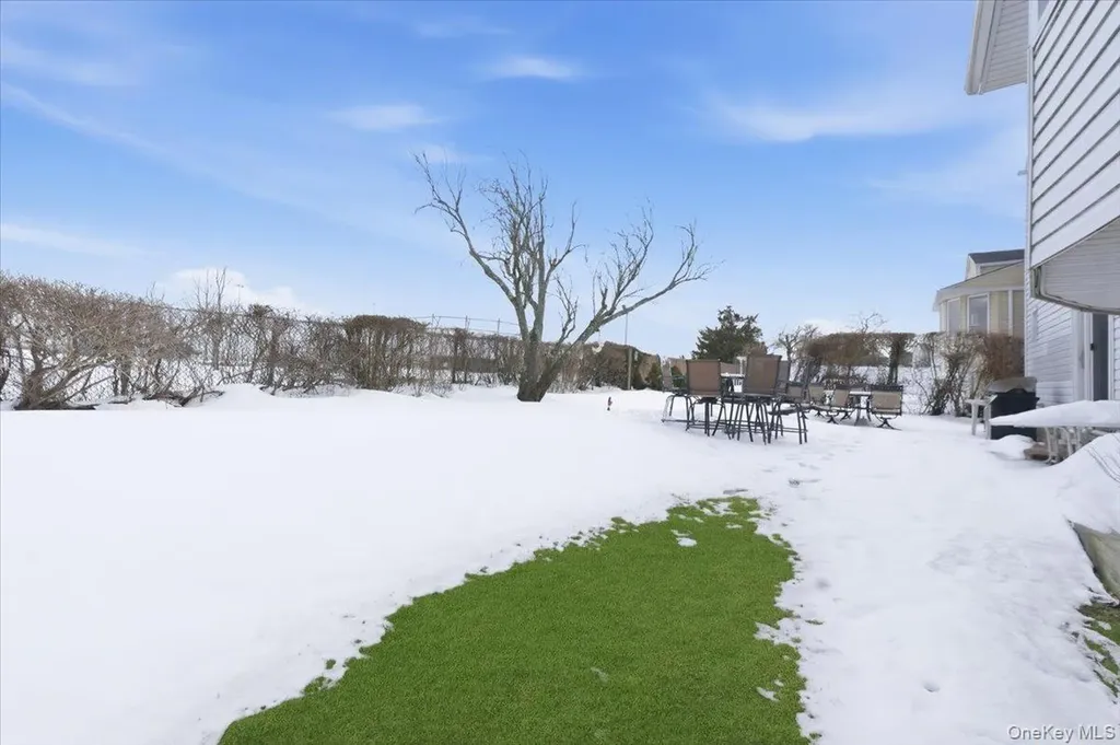 3881 Greentree Drive Oceanside NY 11572
