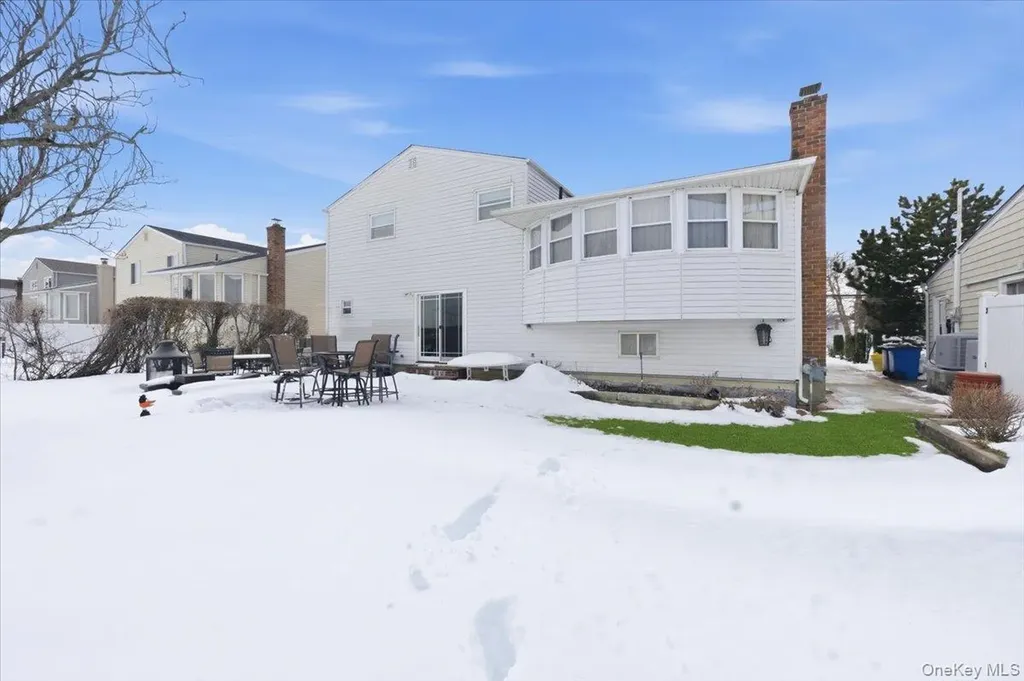 3881 Greentree Drive Oceanside NY 11572