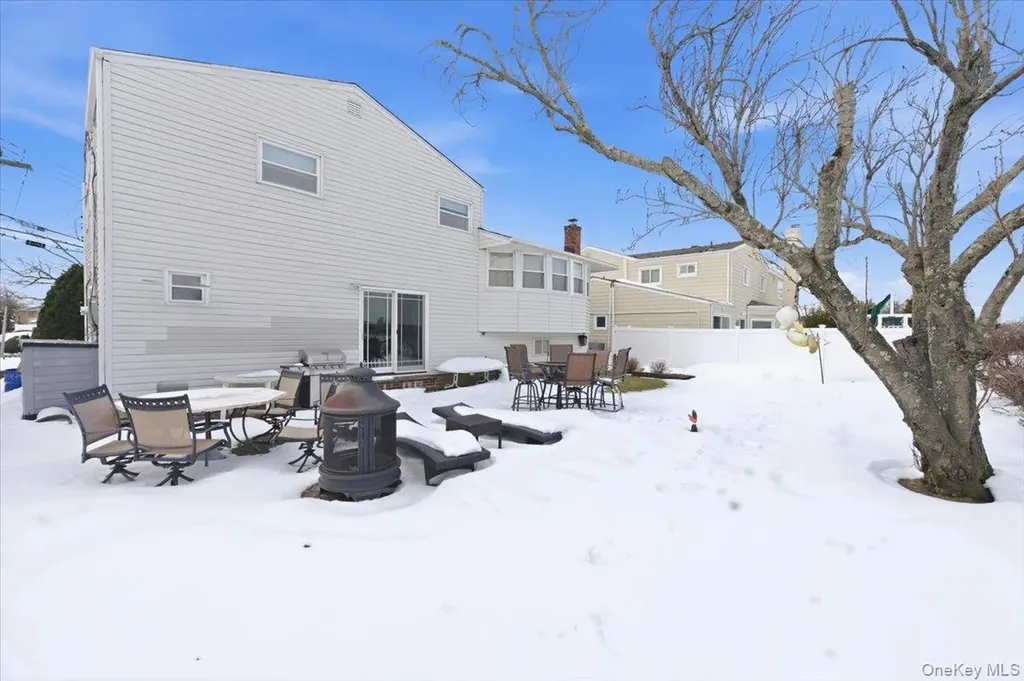 3881 Greentree Drive Oceanside NY 11572
