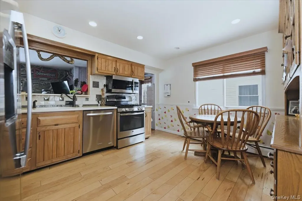 3881 Greentree Drive Oceanside NY 11572