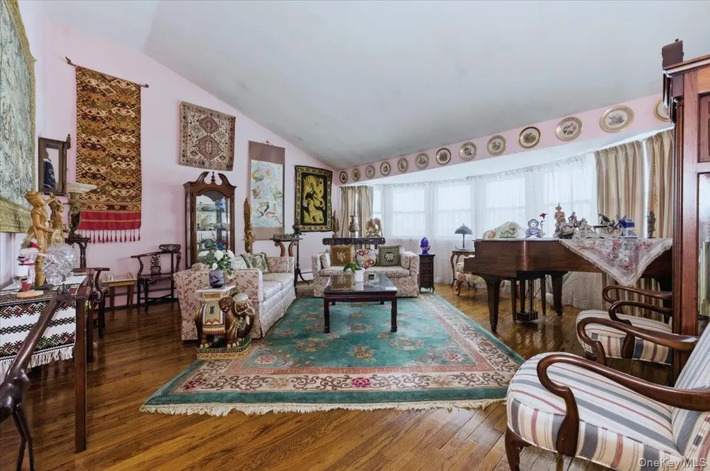 3881 Greentree Drive Oceanside NY 11572