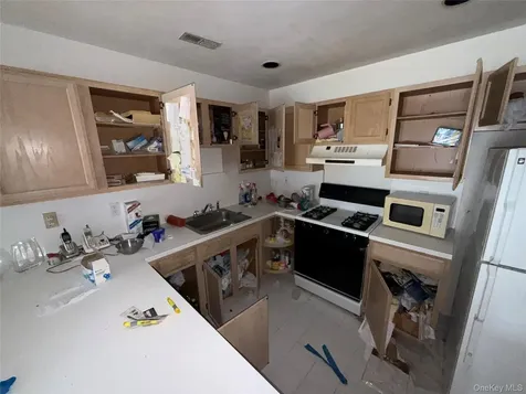 32 Quail Court Manorville NY 11949
