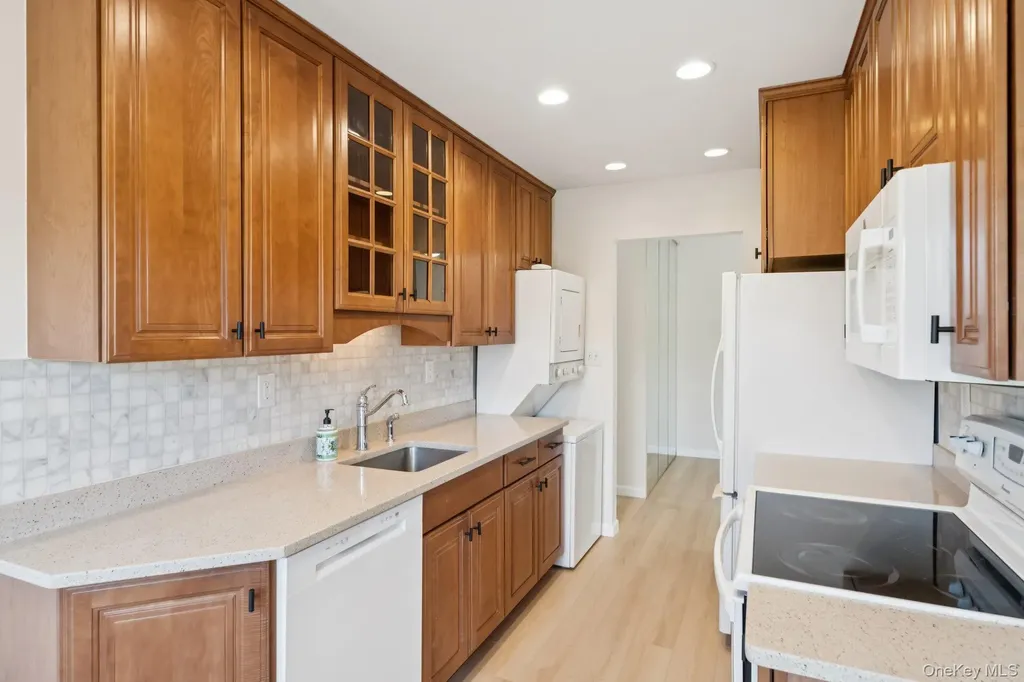 908 Drew Lane Saint James NY 11780