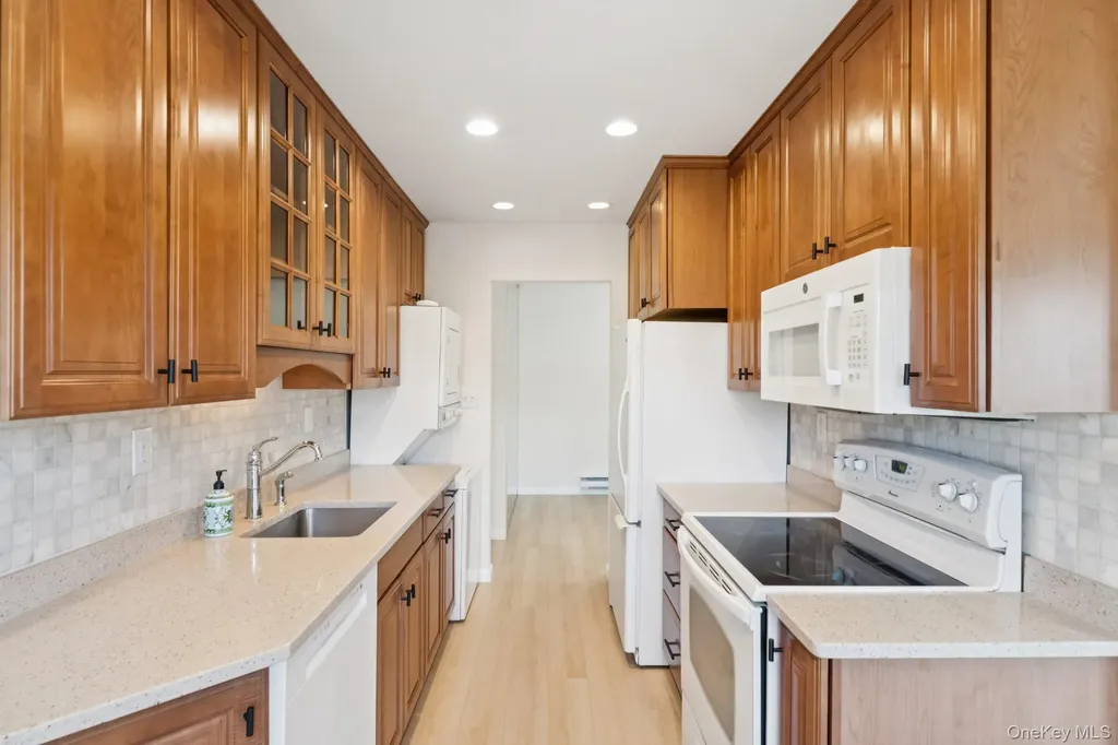 908 Drew Lane Saint James NY 11780