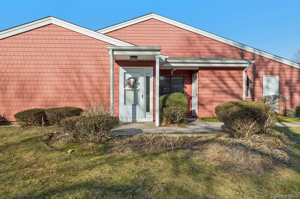 908 Drew Lane Saint James NY 11780