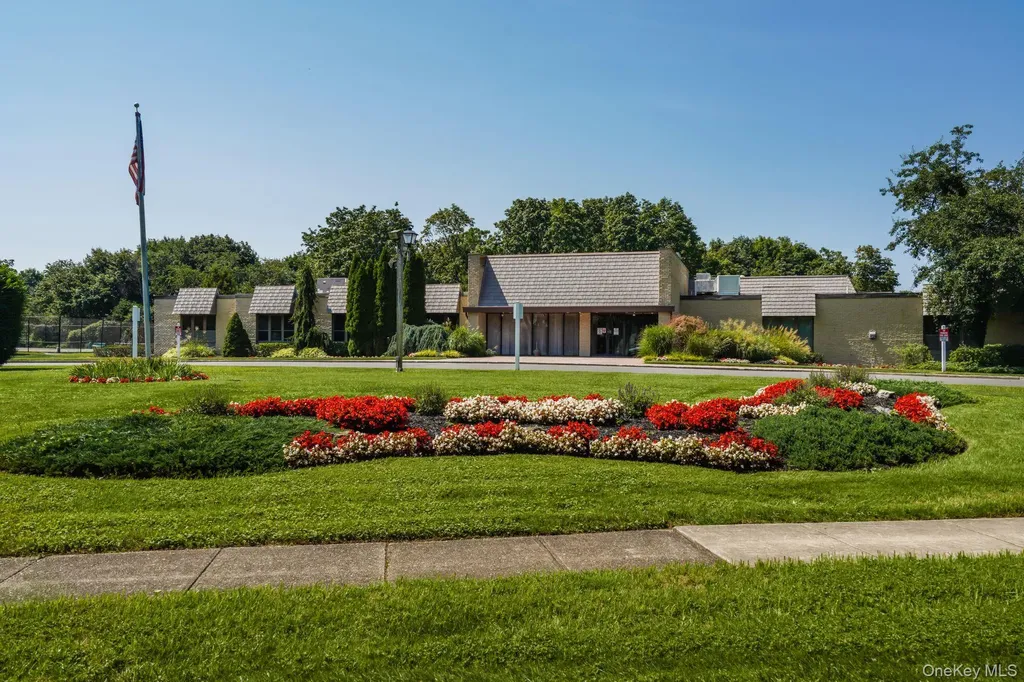 908 Drew Lane Saint James NY 11780