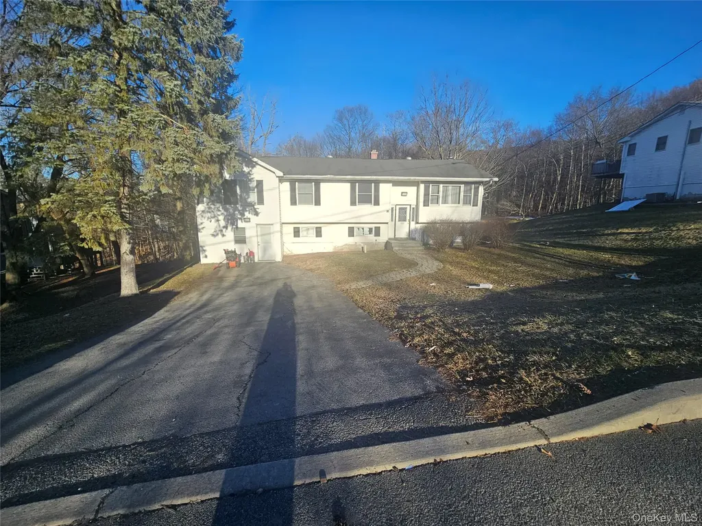 16 Sears Road Monroe NY 10950