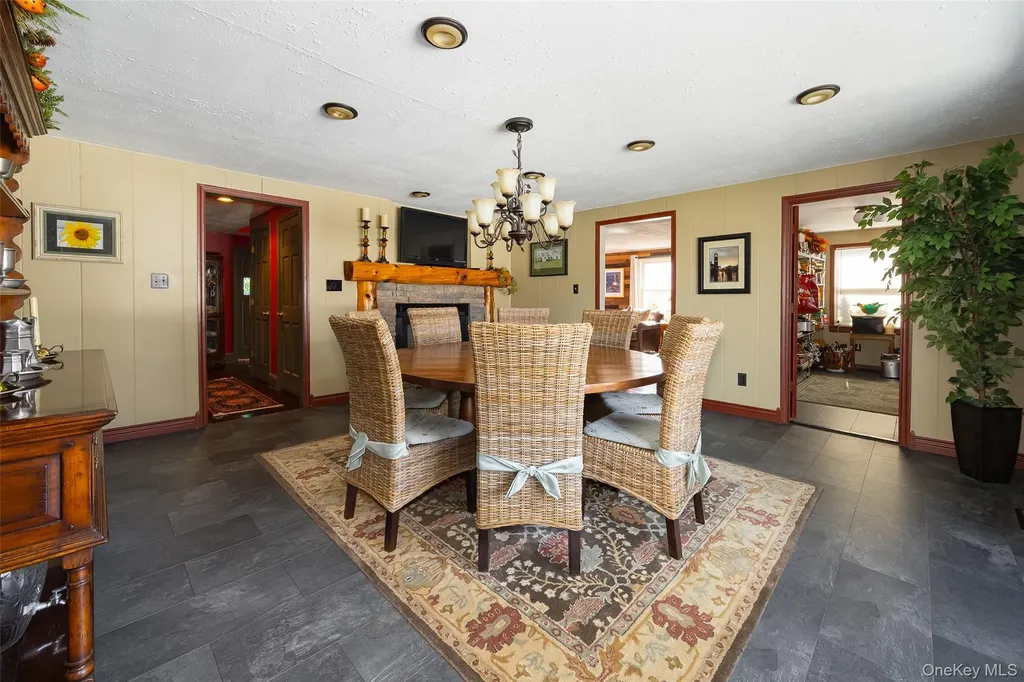 40 Ireland Drive Poughkeepsie NY 12603
