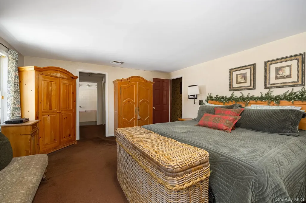 40 Ireland Drive Poughkeepsie NY 12603