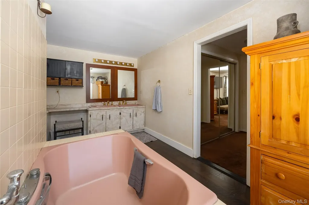 40 Ireland Drive Poughkeepsie NY 12603