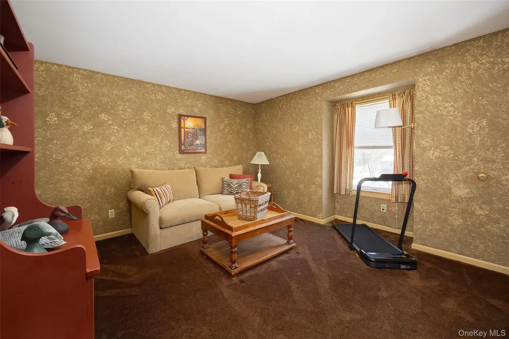 40 Ireland Drive Poughkeepsie NY 12603