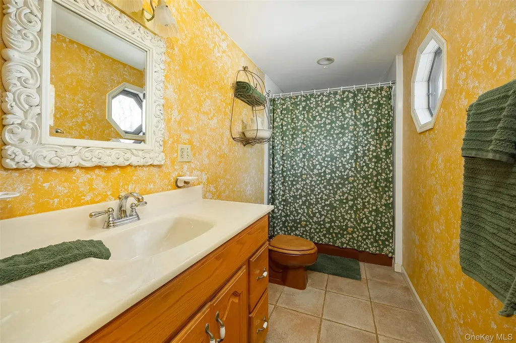 40 Ireland Drive Poughkeepsie NY 12603