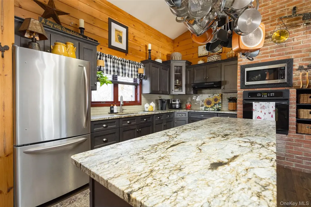 40 Ireland Drive Poughkeepsie NY 12603