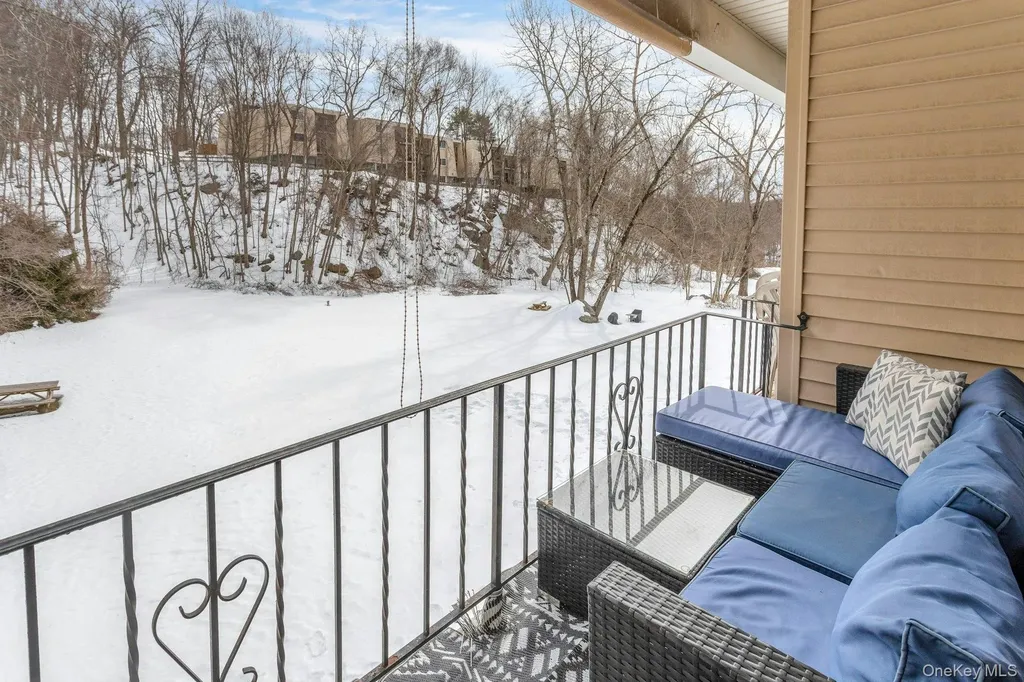 417 Fox Run Lane Carmel NY 10512