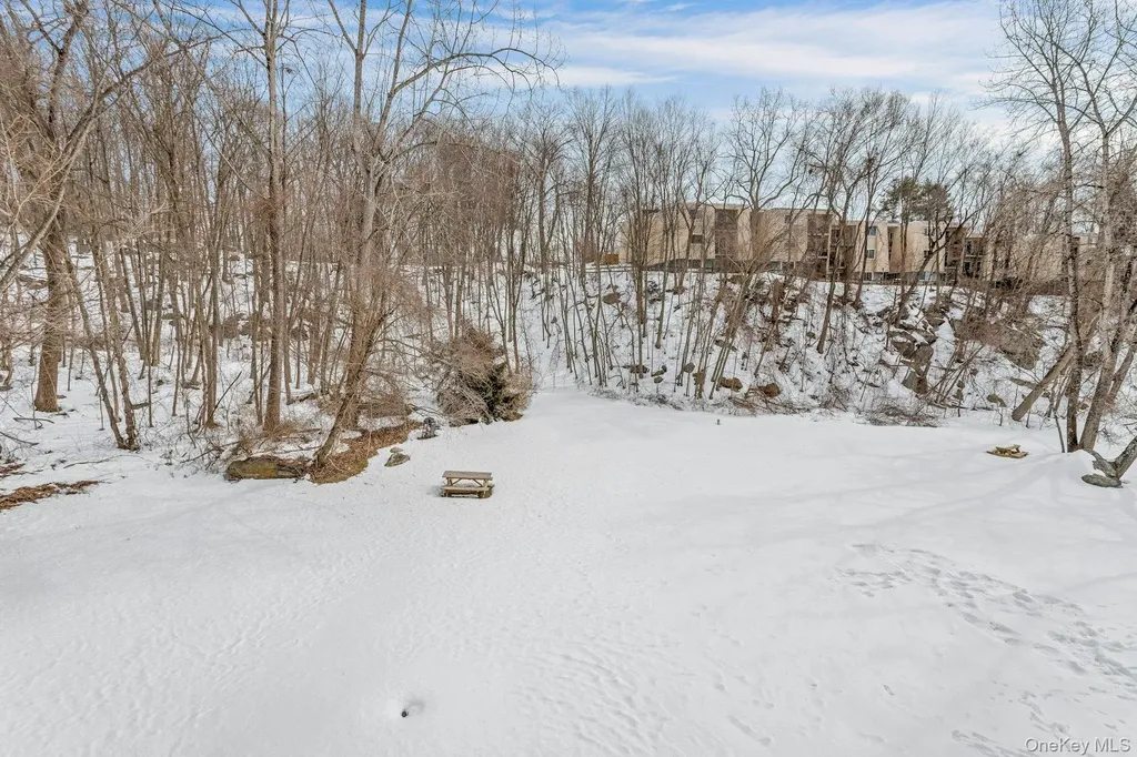 417 Fox Run Lane Carmel NY 10512