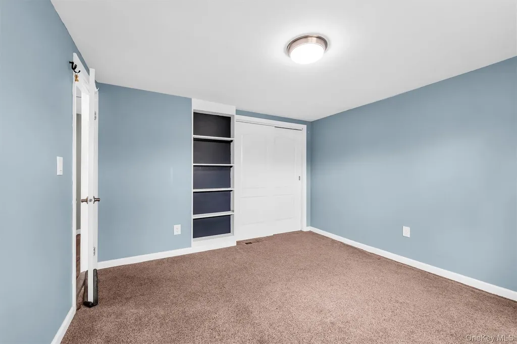 1520 N Thompson Drive Bay Shore NY 11706