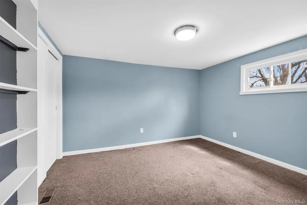 1520 N Thompson Drive Bay Shore NY 11706