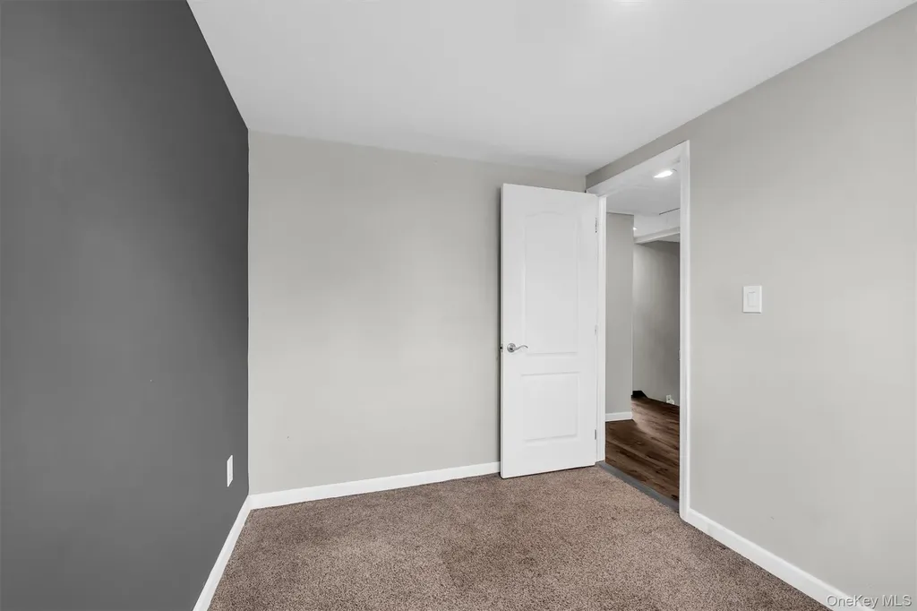 1520 N Thompson Drive Bay Shore NY 11706